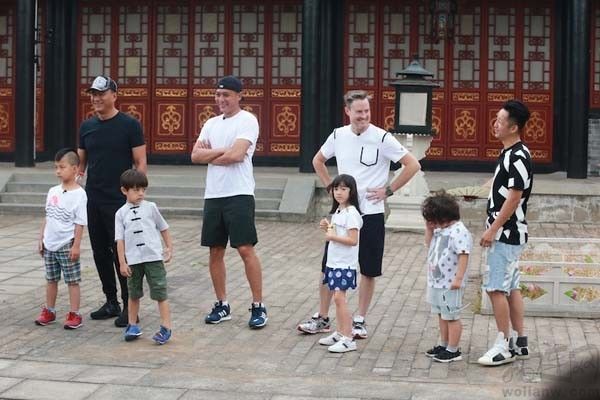 轩轩励志减肥成型男 邹市明自黑吓跑娜娜